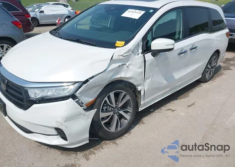 2024 Honda Odyssey Touring z USA, uszkodzony, nr VIN 5FNRL6H88RB075670